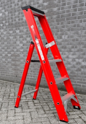 Afbeeldingen van Kelfort Plateautrap MAGNUS 1x3 gecoat aluminium extra diepe trede rood