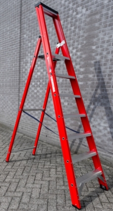 Afbeeldingen van Kelfort Plateautrap MAGNUS 1x7 gecoat aluminium extra diepe trede rood