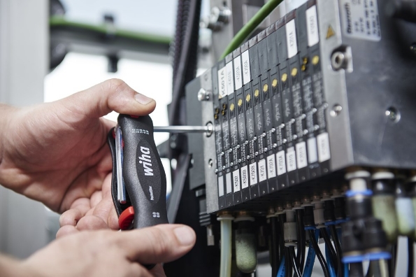 Afbeeldingen van Wiha Multitool PocketStar Zeskant 7-delig SB-versie met euroslot ophanger 351P