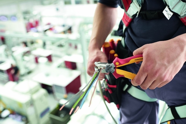 Afbeeldingen van Wiha Installatietang TriCut Professional electric Z 14 1 06  170mm