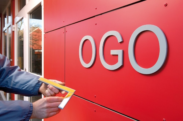 Afbeeldingen van tesa® Sterke dubbelzijdige PE-foamtape 4952 9mm x 50m