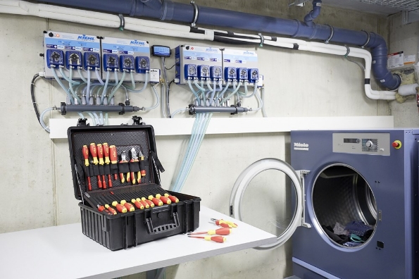 Afbeeldingen van Wiha Gereedschapset elektricien Competence XL assorti 81-delig incl. koffer 9300