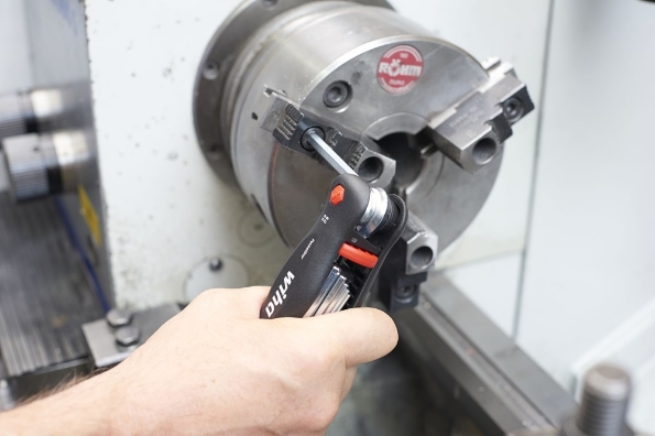 Afbeeldingen van Wiha Multitool PocketStar Zeskant 7-delig SB-versie met euroslot ophanger 351P