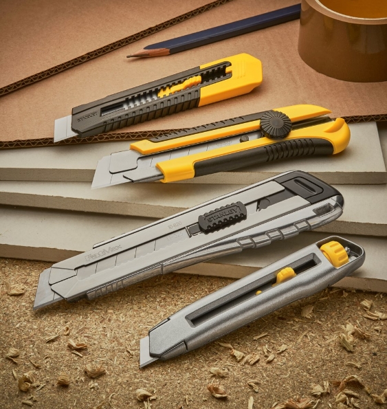 Afbeeldingen van STANLEY Afbreekmes Interlock 18mm 0-10-018 18mm