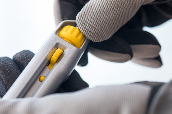 Afbeeldingen van STANLEY Afbreekmes Interlock 18mm 0-10-018 18mm