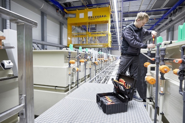 Afbeeldingen van Wiha Gereedschapset elektricien Competence XL assorti 81-delig incl. koffer 9300