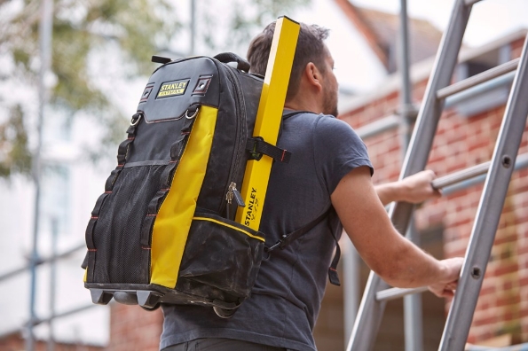 Afbeeldingen van STANLEY FatMax® Gereedschapsrugzak met Wielen 1-79-215