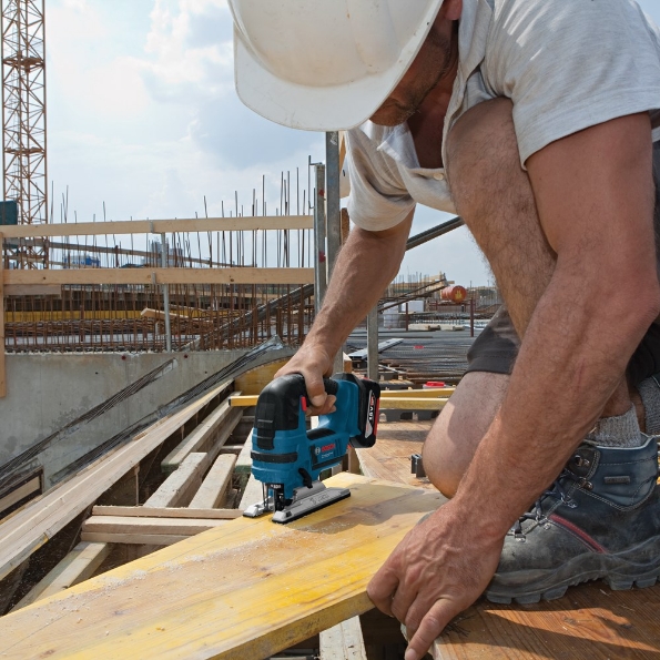 Afbeeldingen van Bosch Accu decoupeerzaagmachine GST 18 V-LI B