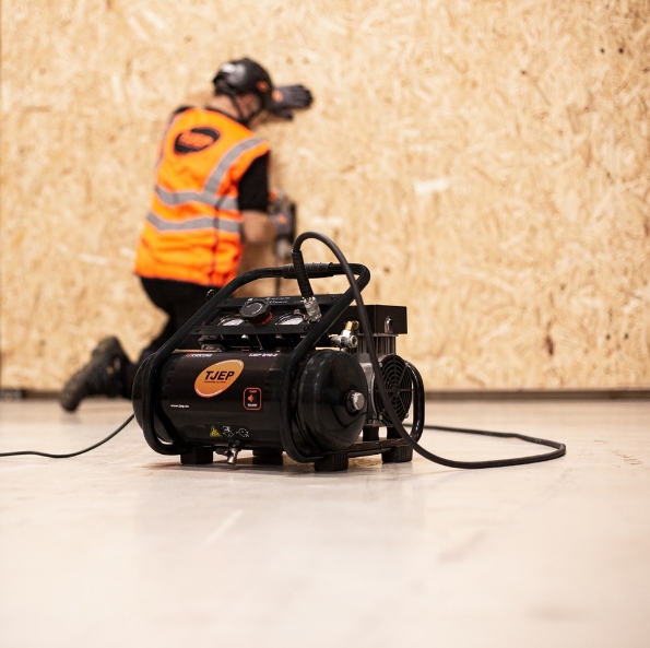 Afbeeldingen van TJEP Compressoren 8/10-2 Silent air runner