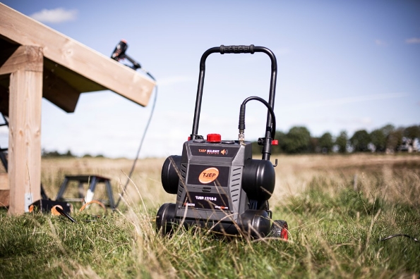 Afbeeldingen van TJEP Compressoren 17/15-2 Silent twin tank
