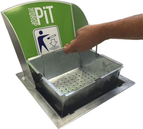 Afbeeldingen van Asbak tegel the drop pit classic 30 x 30 cm