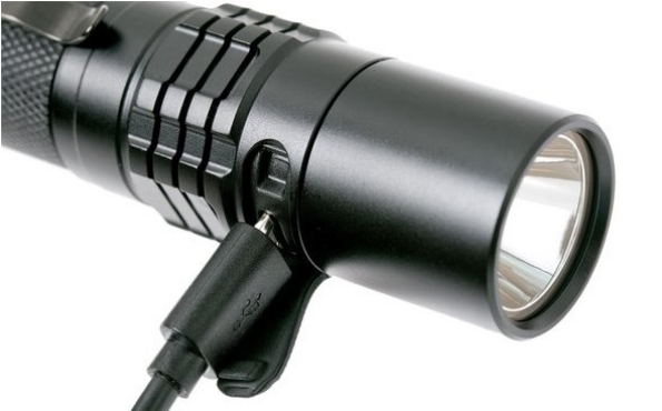 Afbeeldingen van Fenix UC35 V2.0 oplaadbare zaklamp 1000 lumen