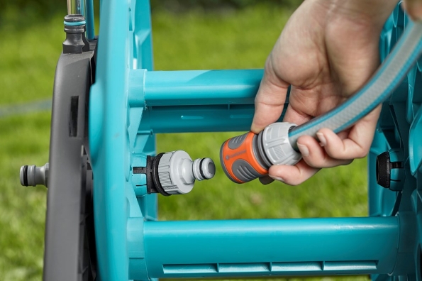 Afbeeldingen van GARDENA Slangenwagen CleverRoll M Set compleet met 20 meter slang